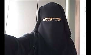 My slit in niqab